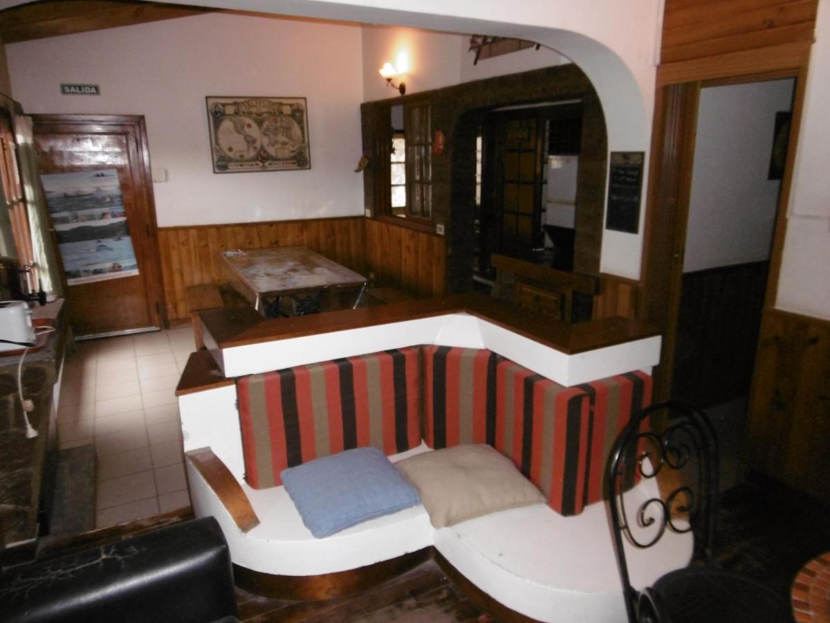 Hostel La Casa De Tounens ปูแอร์โตมาดริน ภายนอก รูปภาพ