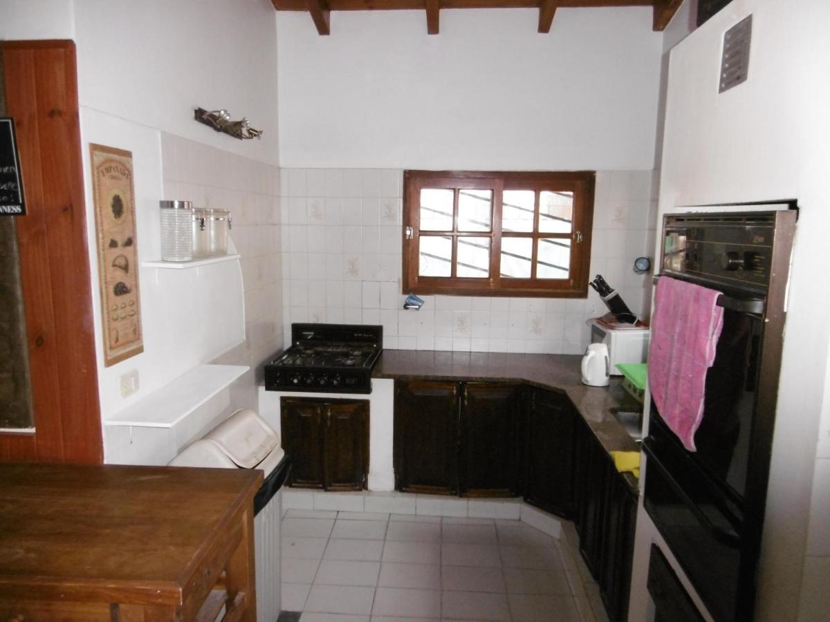 Hostel La Casa De Tounens ปูแอร์โตมาดริน ภายนอก รูปภาพ