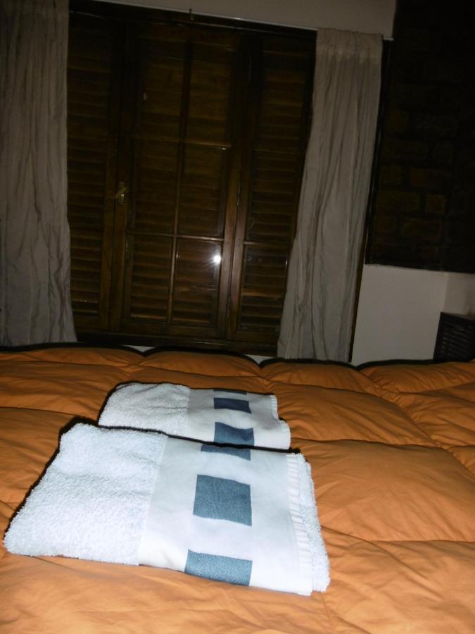 Hostel La Casa De Tounens ปูแอร์โตมาดริน ภายนอก รูปภาพ