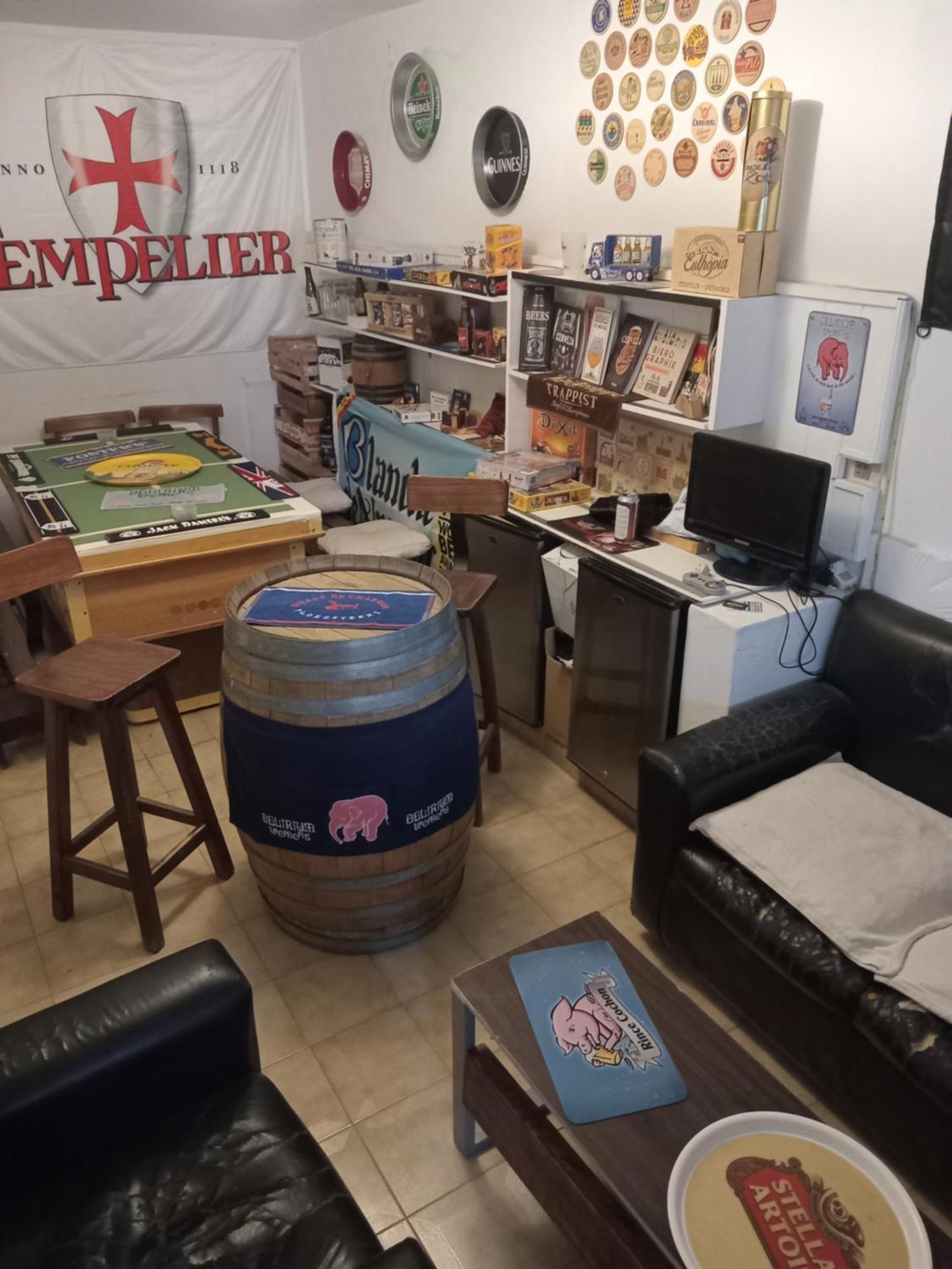 Hostel La Casa De Tounens ปูแอร์โตมาดริน ภายนอก รูปภาพ